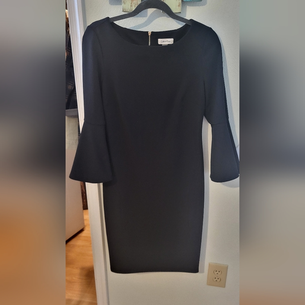 Calvin Klein Elegant Black Long Sleeve Dress